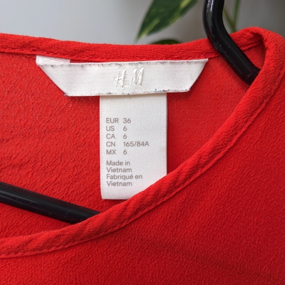 H&M Short-Sleeved Top 🍅 - Picture 4 of 7